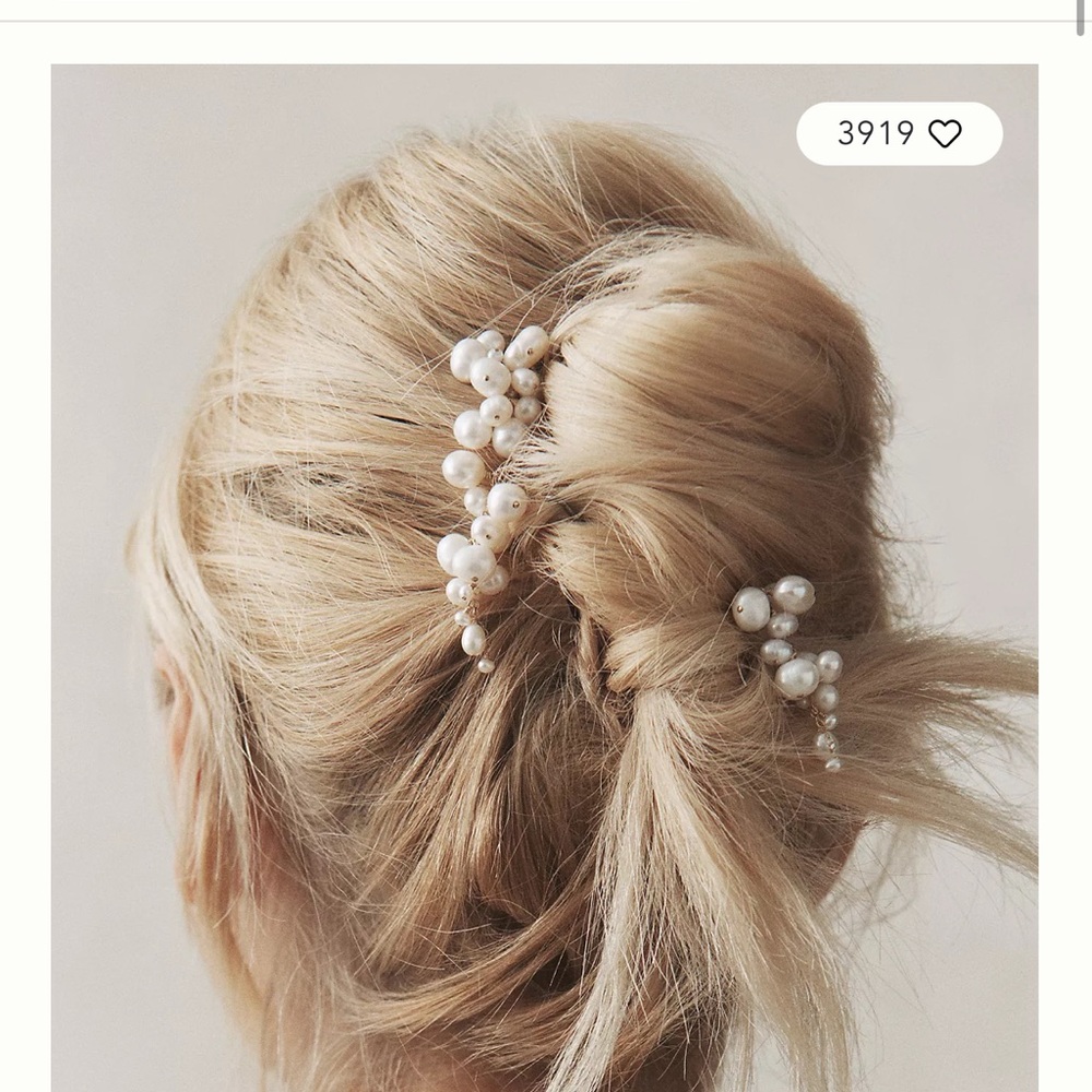 Pearl Cluster Hair Pins - White Elegant Women's Accessory